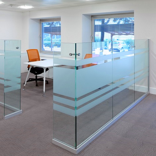 Стеклянные перегородки для офиса. facade.ru